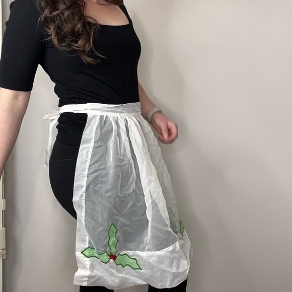 Handmade Vintage Holiday Half Apron Sheer With Holly and Berries One Size - Picture 2 of 8